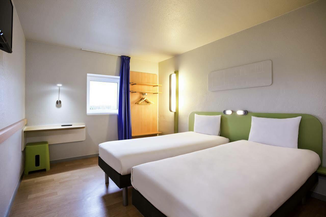 Ibis Budget Grigny Centre Eksteriør bilde